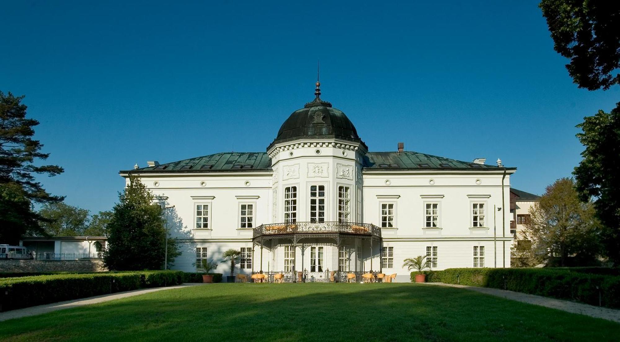 Park Hotel Tartuf Beladice Εξωτερικό φωτογραφία
