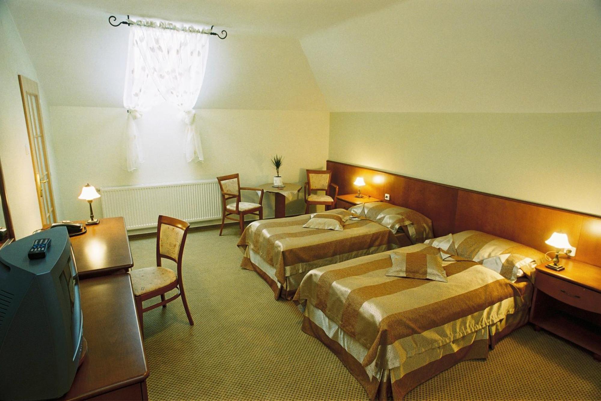 Park Hotel Tartuf Beladice Εξωτερικό φωτογραφία
